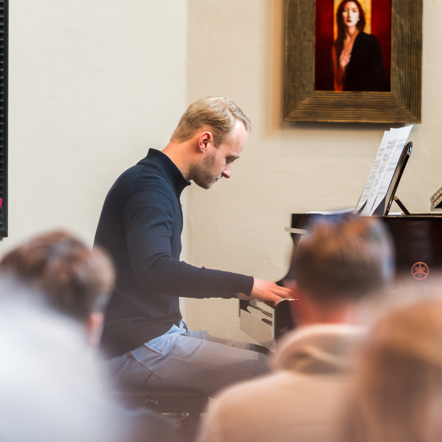 Marnix Mohrmann at a concert in a church